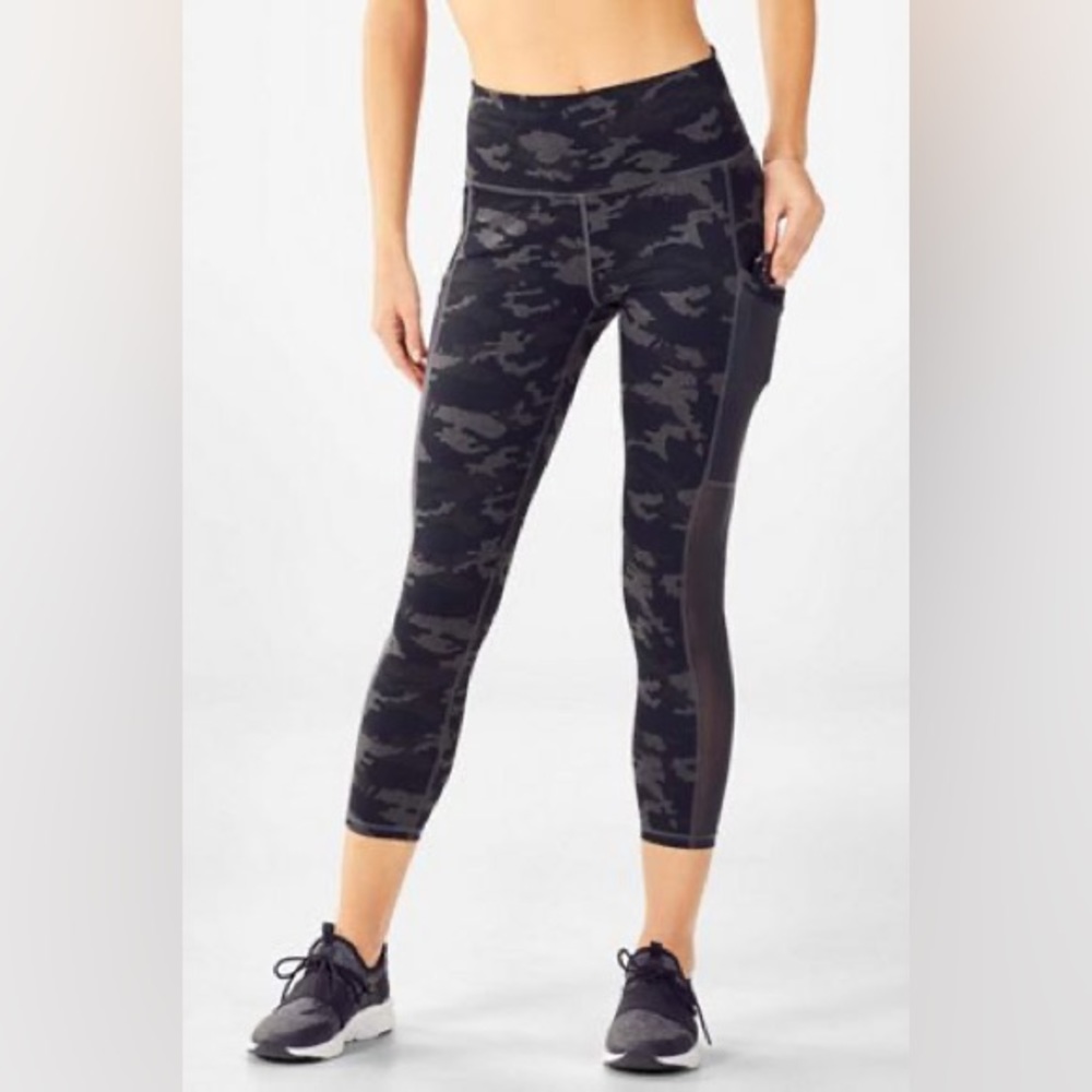 Womans Fabletics Camo Leggings Size Small